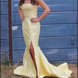 Sherri Hill size 2 and 4 yellow prom dress